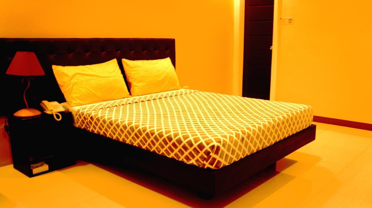 Urbantel Hotel Lucena Dış mekan fotoğraf